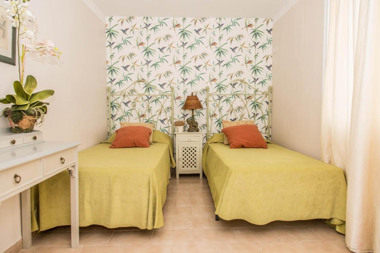 Vakantiehuis Rosalias,s House *